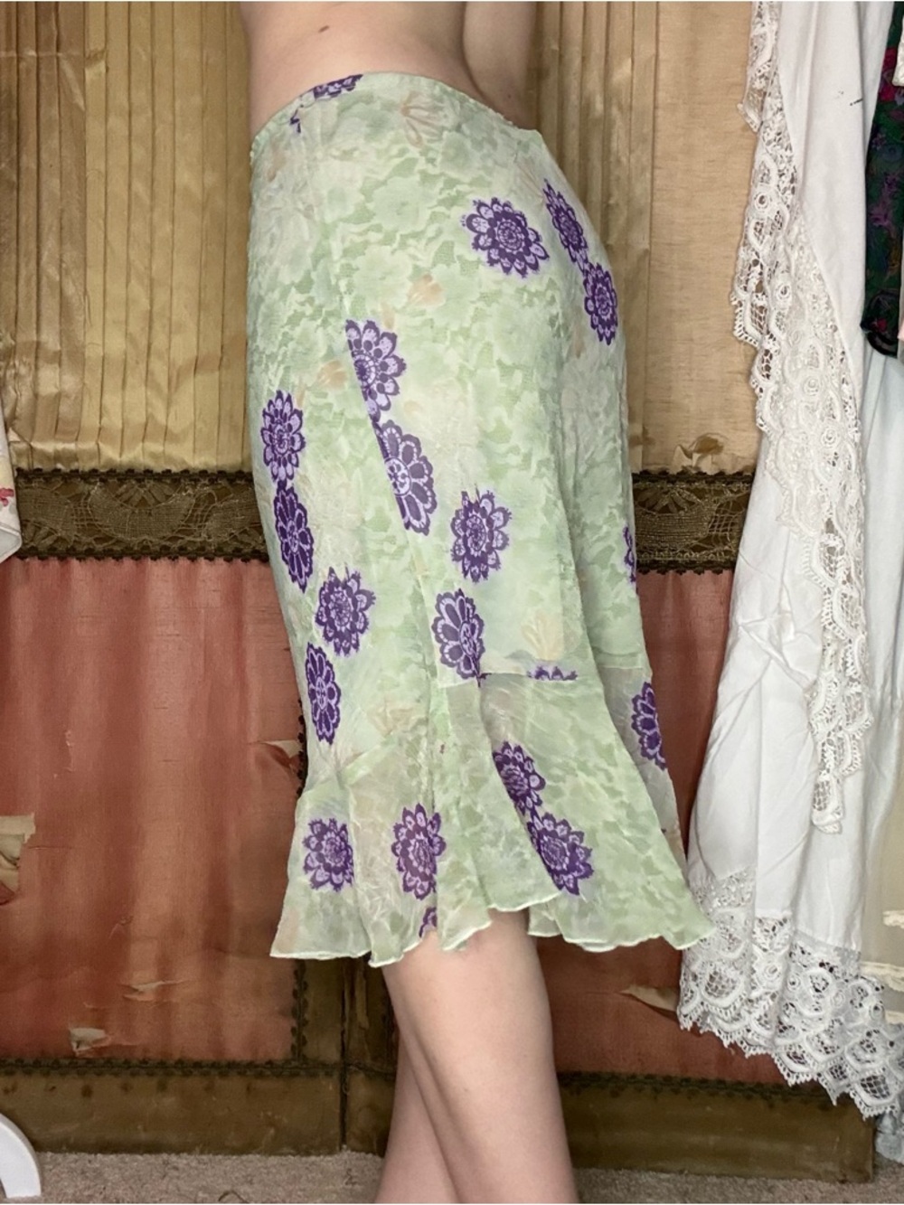 Vintage 90’s Clio Light Green Midi Skirt with Purple Floral Appliqués - Picture 2 of 9